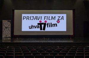bioskopska sala, stolice su prazne ali na platnu piše Prijavi film za Uhvati film